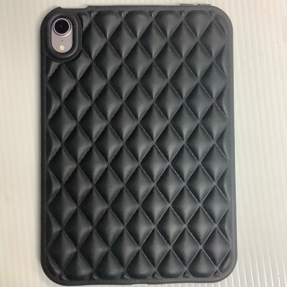 Black Plastic Shaped Quilted iPad Mini 2024 A17 Pro Case